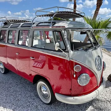 1975 Volkswagen 23 Window Deluxe