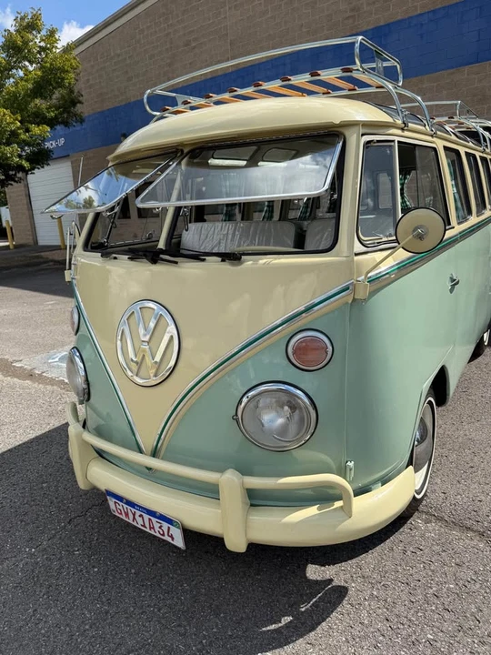 1975 Volkswagen Split-Window Bus - Image 16 of 18