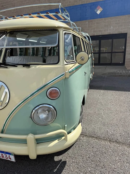 1975 Volkswagen Split-Window Bus - Image 2 of 18