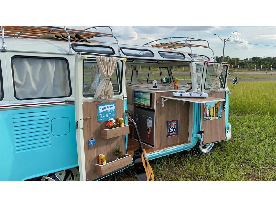 1975 Volkswagen Bay-Window Bus - Image 6 of 13