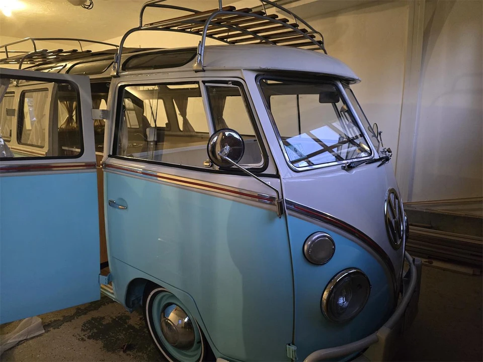 1975 Volkswagen Bay-Window Bus - Image 3 of 13