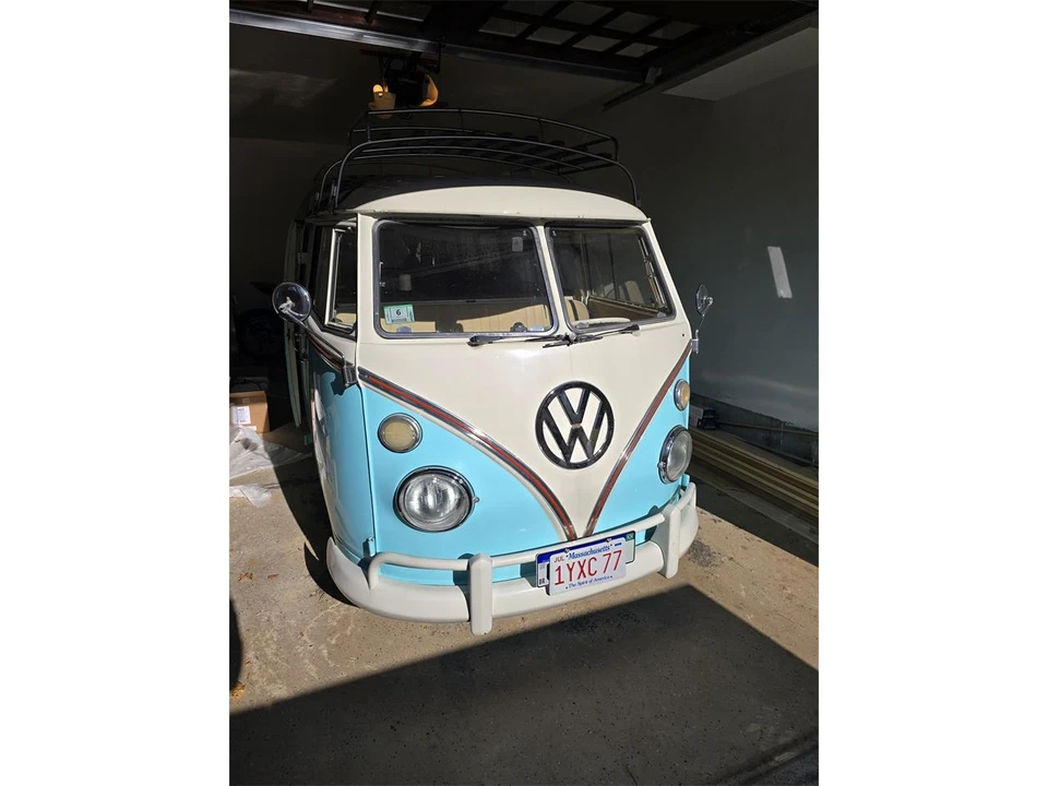 1975 Volkswagen Bay-Window Bus - Image 2 of 13