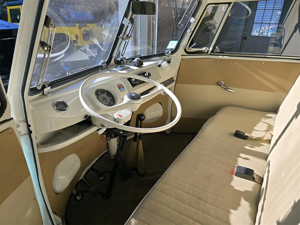 1975 Volkswagen Bay-Window Bus - Image 13 of 13