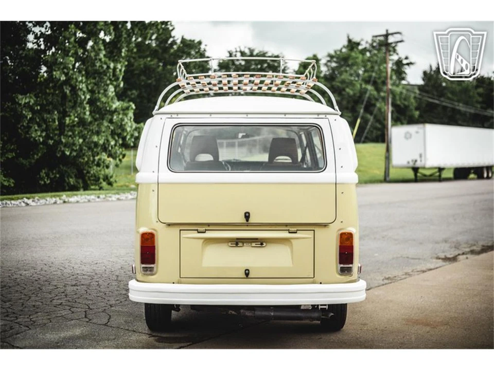 1975 Volkswagen Bay-Window Bus - Image 16 of 31