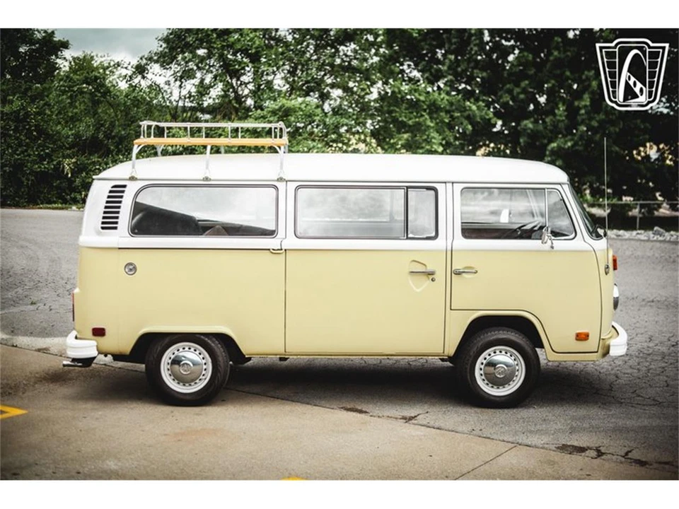 1975 Volkswagen Bay-Window Bus - Image 21 of 31