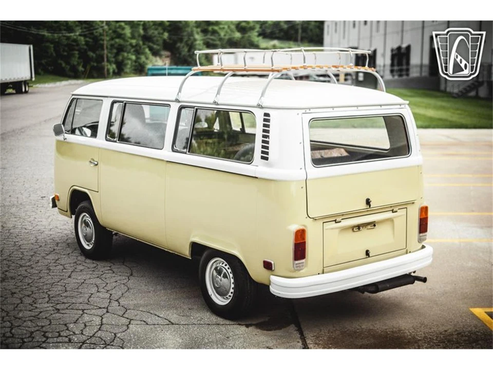 1975 Volkswagen Bay-Window Bus - Image 12 of 31
