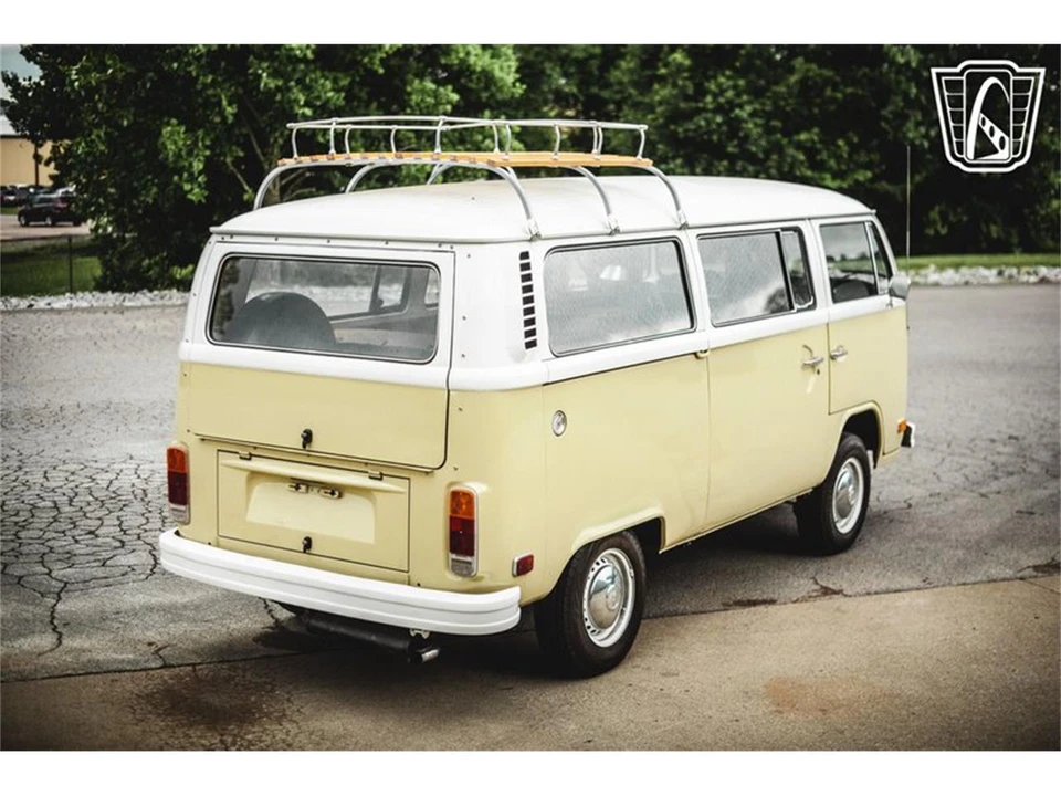 1975 Volkswagen Bay-Window Bus - Image 18 of 31