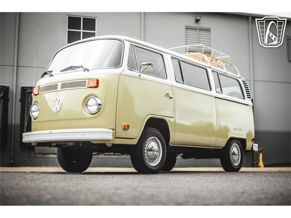 1975 Volkswagen Bay-Window Bus - Image 8 of 31