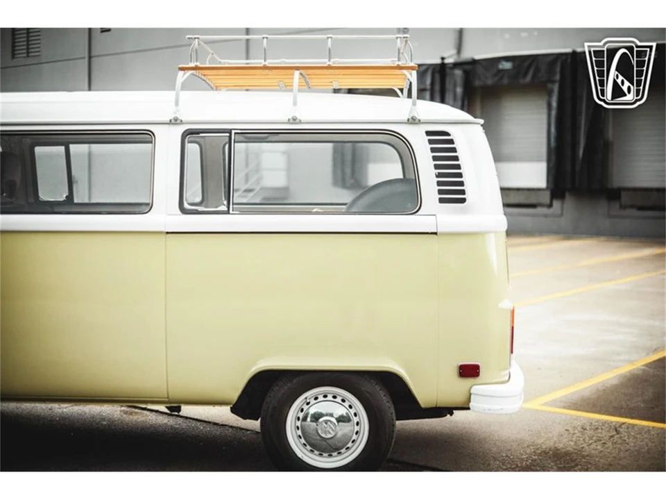 1975 Volkswagen Bay-Window Bus - Image 29 of 31
