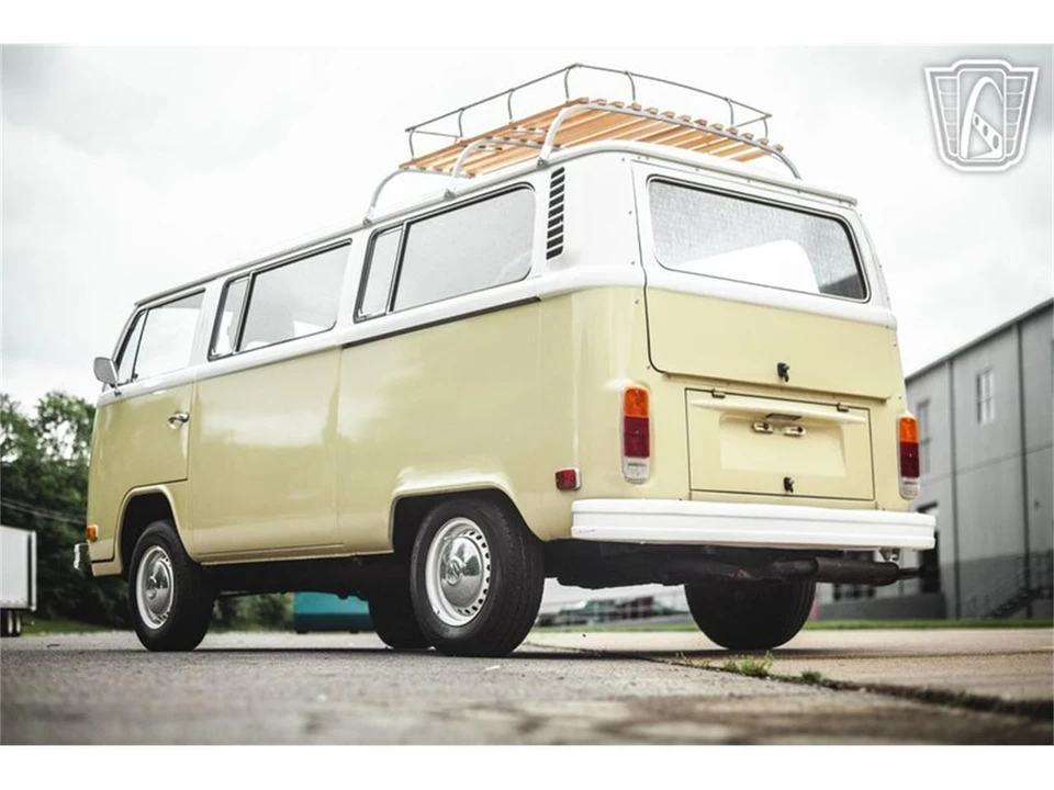 1975 Volkswagen Bay-Window Bus - Image 14 of 31