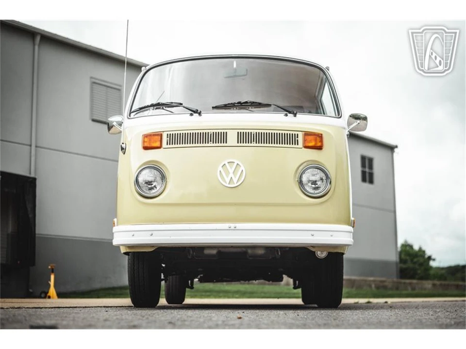 1975 Volkswagen Bay-Window Bus - Image 5 of 31