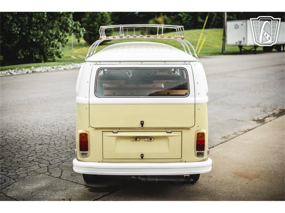 1975 Volkswagen Bay-Window Bus - Image 15 of 31