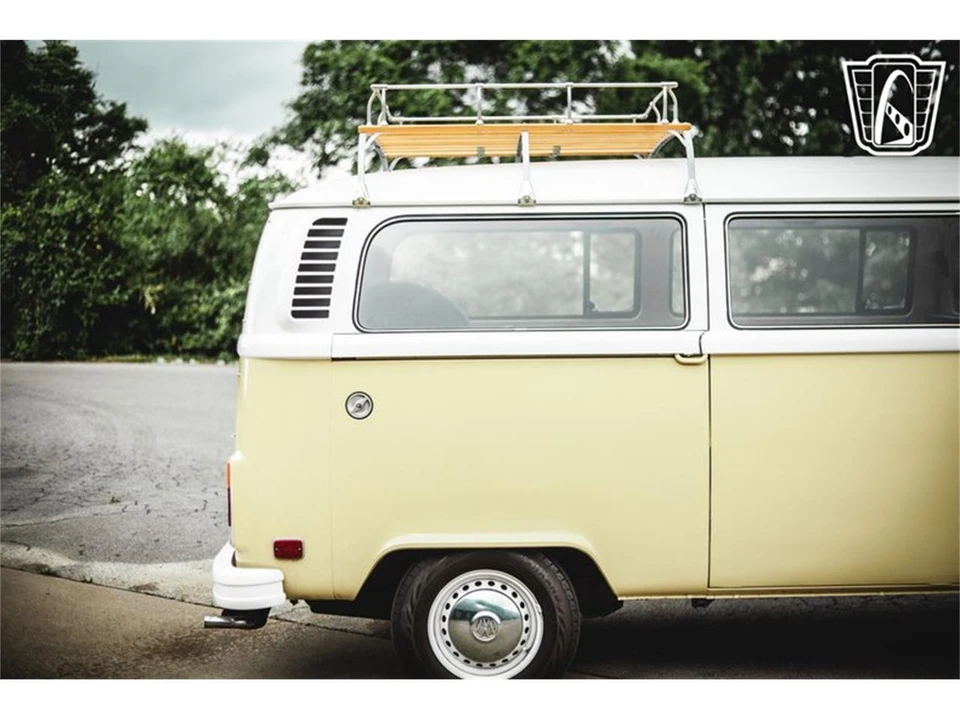 1975 Volkswagen Bay-Window Bus - Image 30 of 31