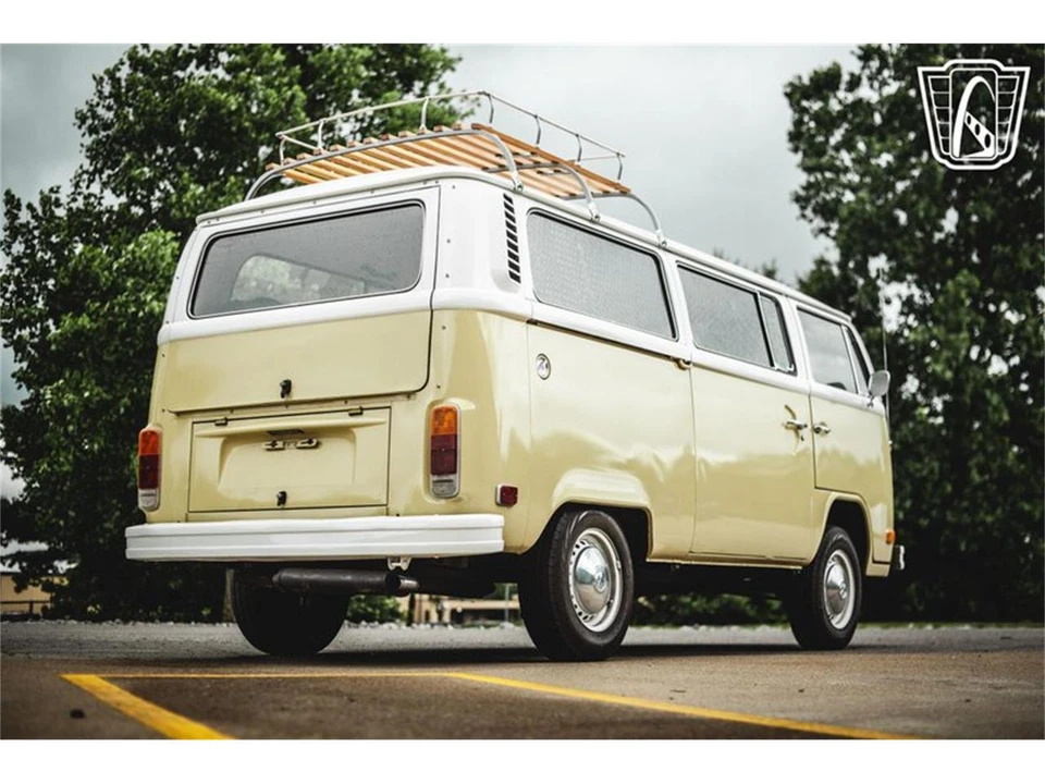 1975 Volkswagen Bay-Window Bus - Image 20 of 31