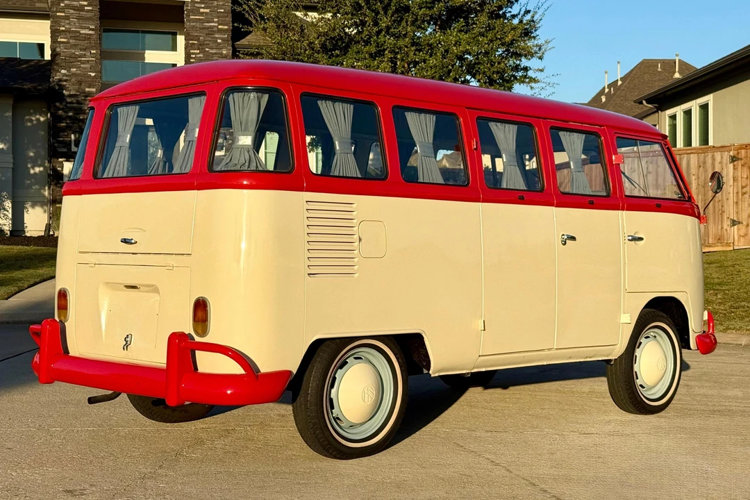 1975 Volkswagen Bay-Window Bus - Image 5 of 31