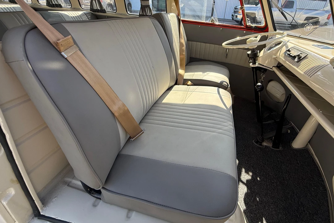 1975 Volkswagen Bay-Window Bus - Image 27 of 31