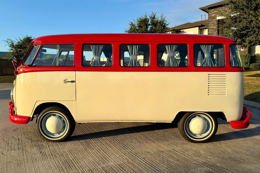 1975 Volkswagen Bay-Window Bus - Image 3 of 31