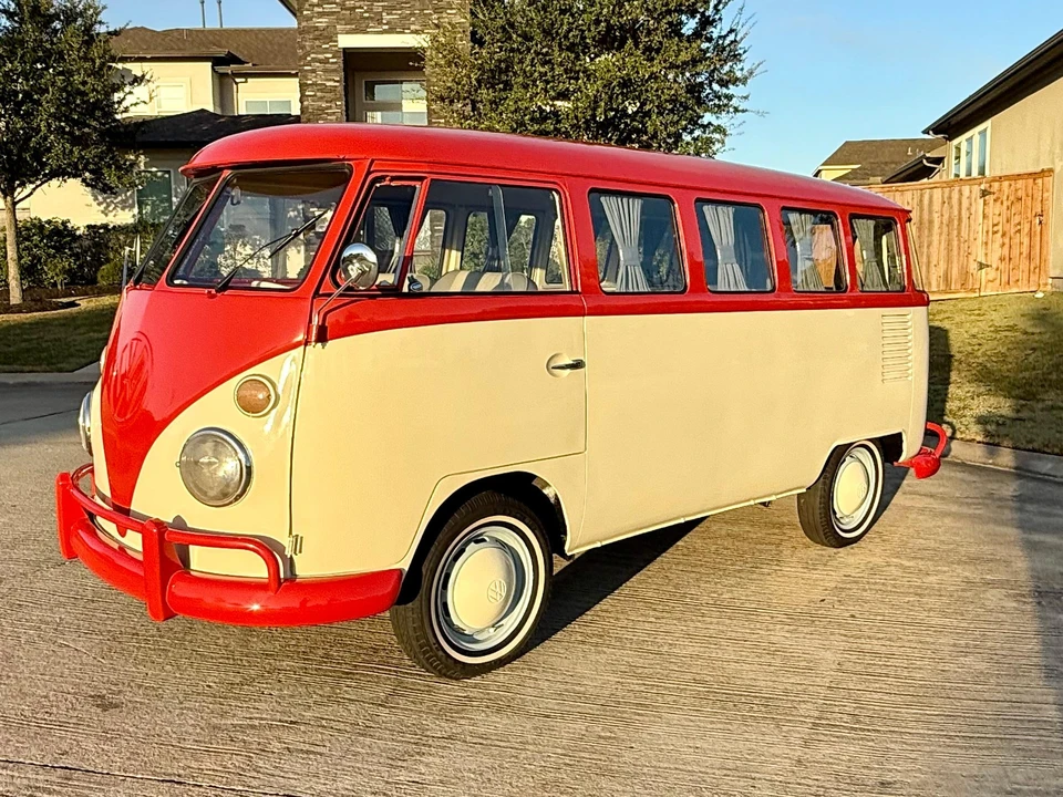 1975 Volkswagen Bay-Window Bus - Image 8 of 31