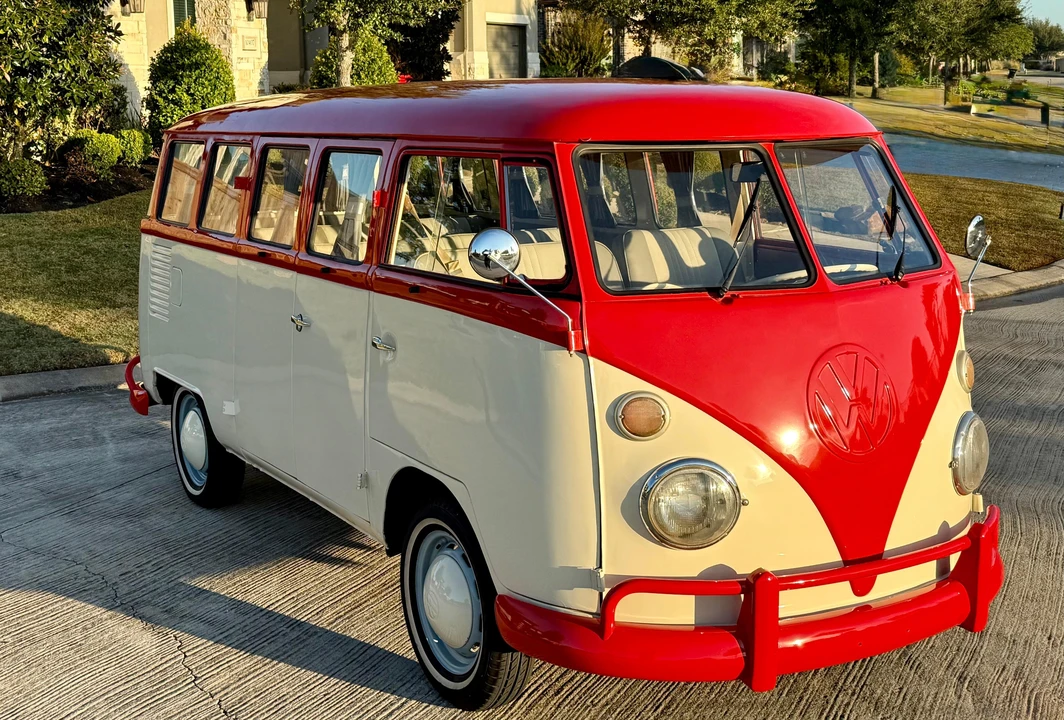 1975 Volkswagen Bay-Window Bus - Image 13 of 31