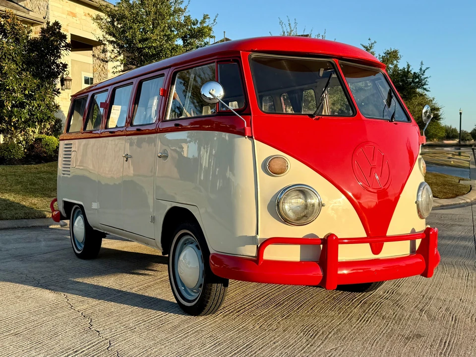 1975 Volkswagen Bay-Window Bus - Image 14 of 31