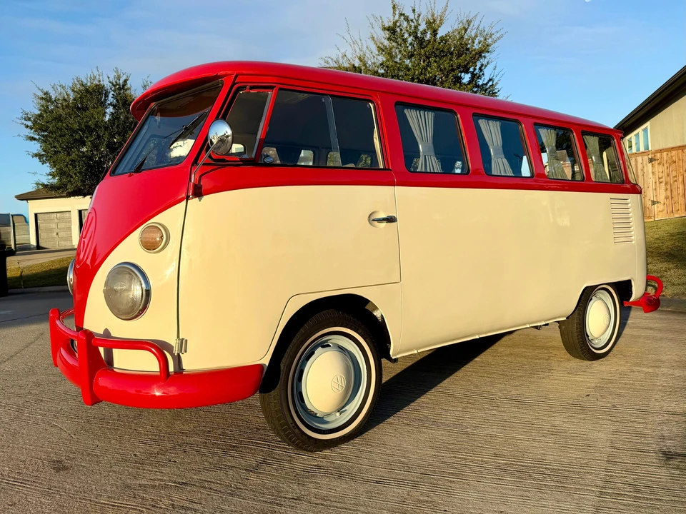 1975 Volkswagen Bay-Window Bus - Image 8 of 31
