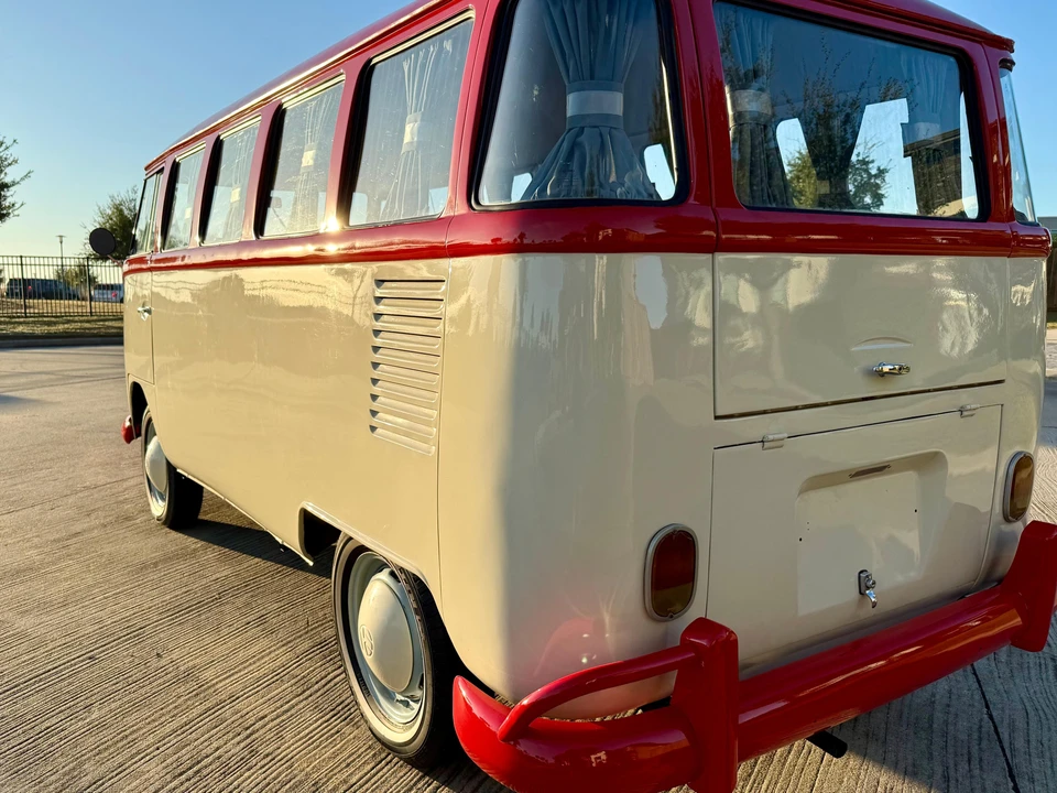 1975 Volkswagen Bay-Window Bus - Image 18 of 31
