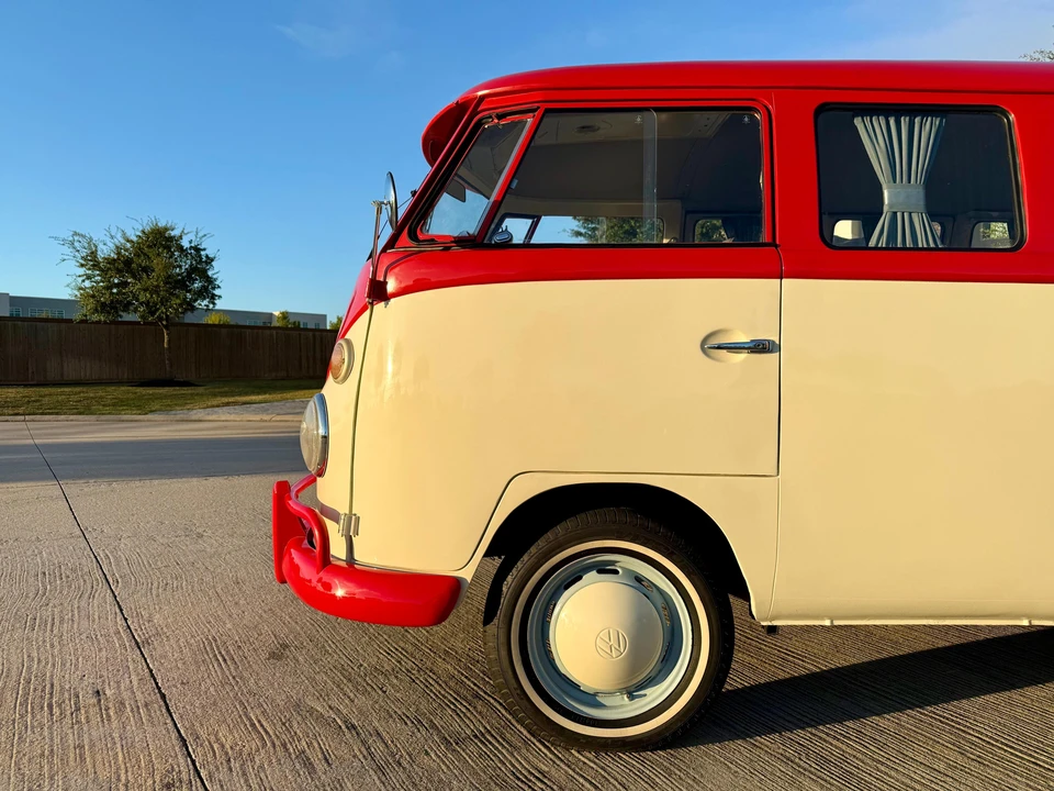 1975 Volkswagen Bay-Window Bus - Image 15 of 31