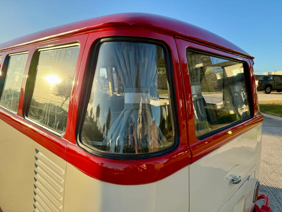 1975 Volkswagen Bay-Window Bus - Image 17 of 31