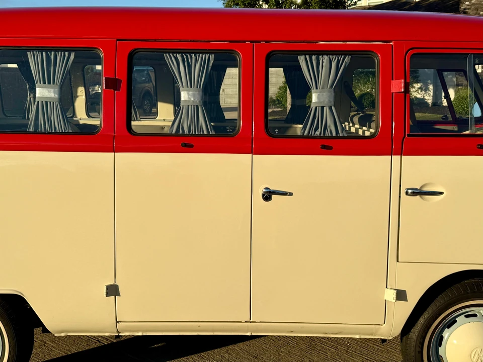 1975 Volkswagen Bay-Window Bus - Image 20 of 31