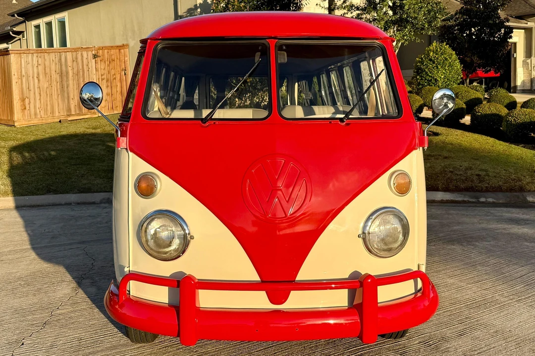 1975 Volkswagen Bay-Window Bus - Image 2 of 31