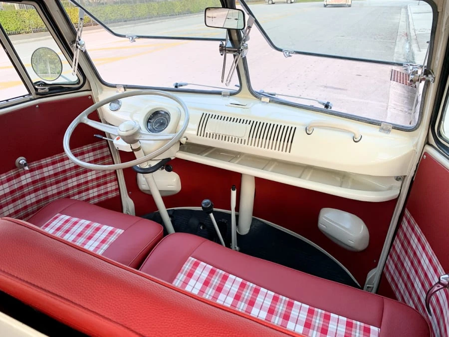 1975 Volkswagen Bay-Window Bus - Image 3 of 11