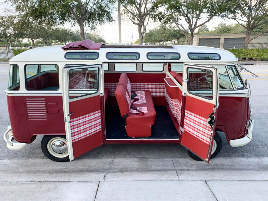 1975 Volkswagen Bay-Window Bus - Image 2 of 11
