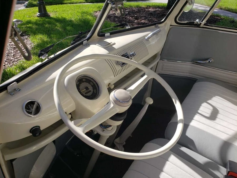 1975 Volkswagen Bay-Window Bus - Image 4 of 12