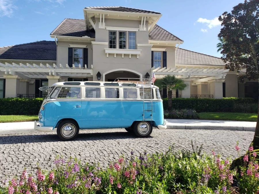 1975 Volkswagen Bay-Window Bus - Image 2 of 12