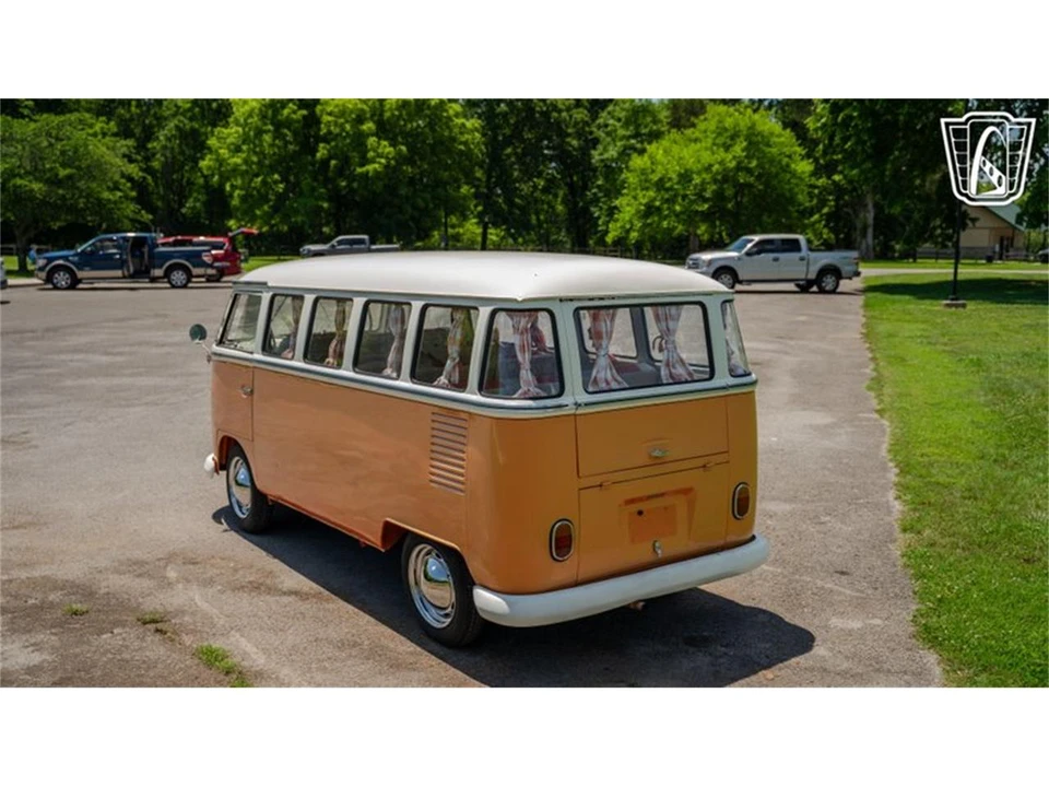 1975 Volkswagen Bay-Window Bus - Image 11 of 31