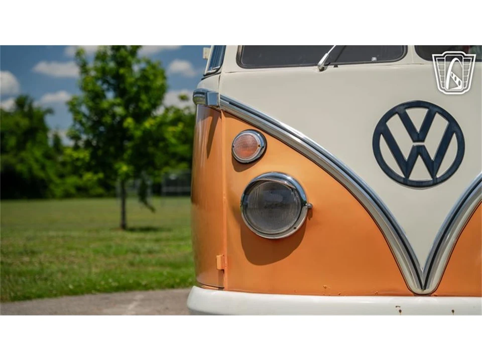 1975 Volkswagen Bay-Window Bus - Image 26 of 31