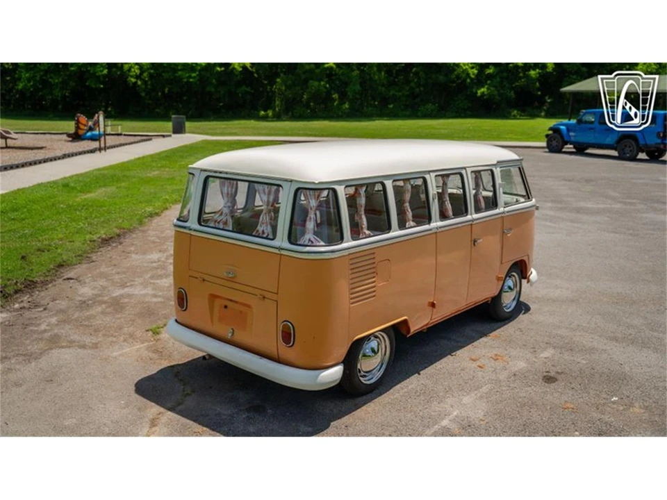 1975 Volkswagen Bay-Window Bus - Image 17 of 31