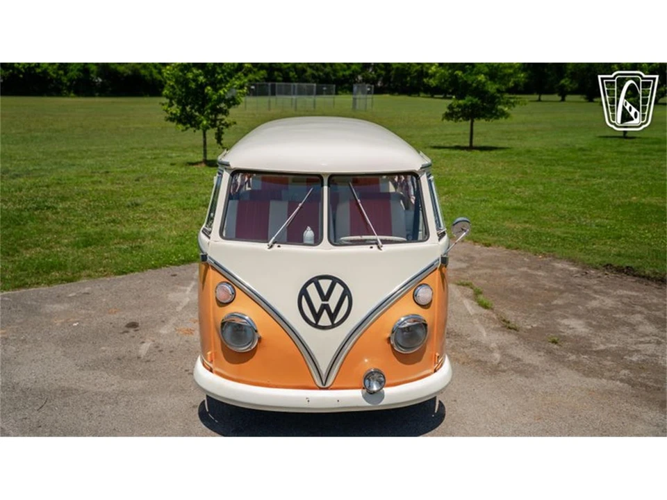 1975 Volkswagen Bay-Window Bus - Image 2 of 31