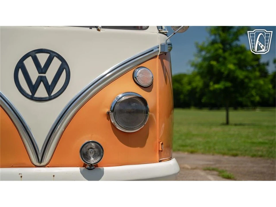 1975 Volkswagen Bay-Window Bus - Image 28 of 31