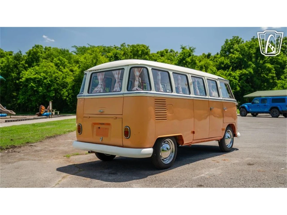 1975 Volkswagen Bay-Window Bus - Image 18 of 31