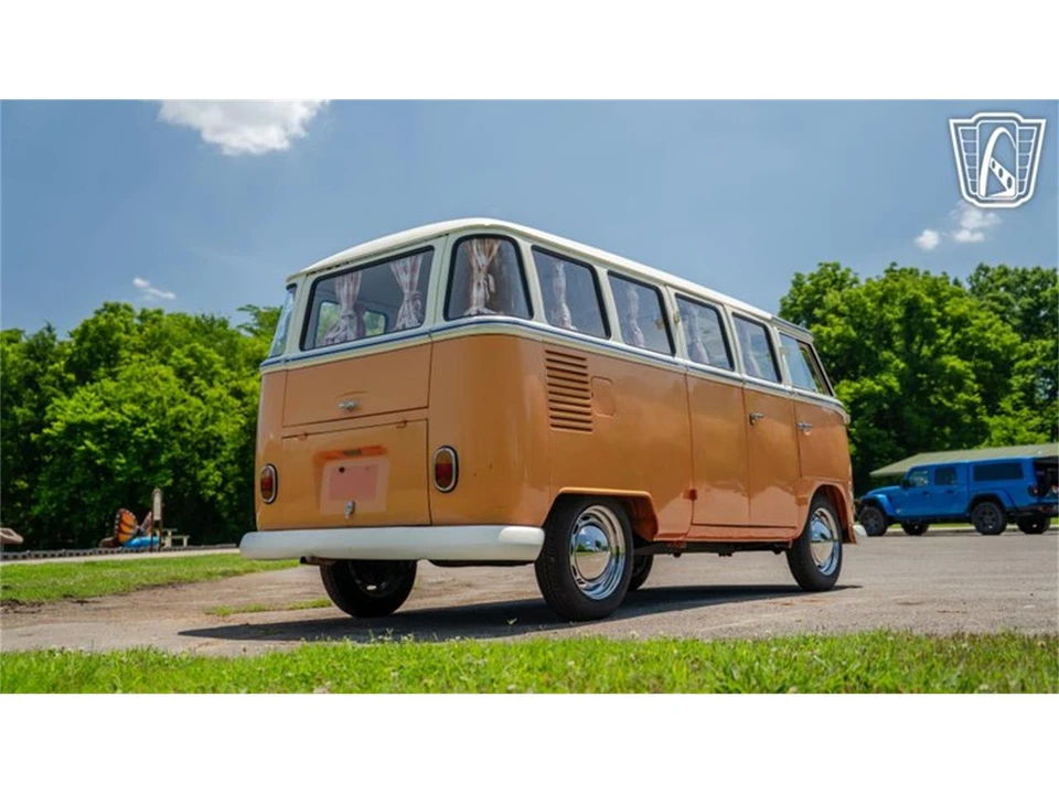 1975 Volkswagen Bay-Window Bus - Image 19 of 31