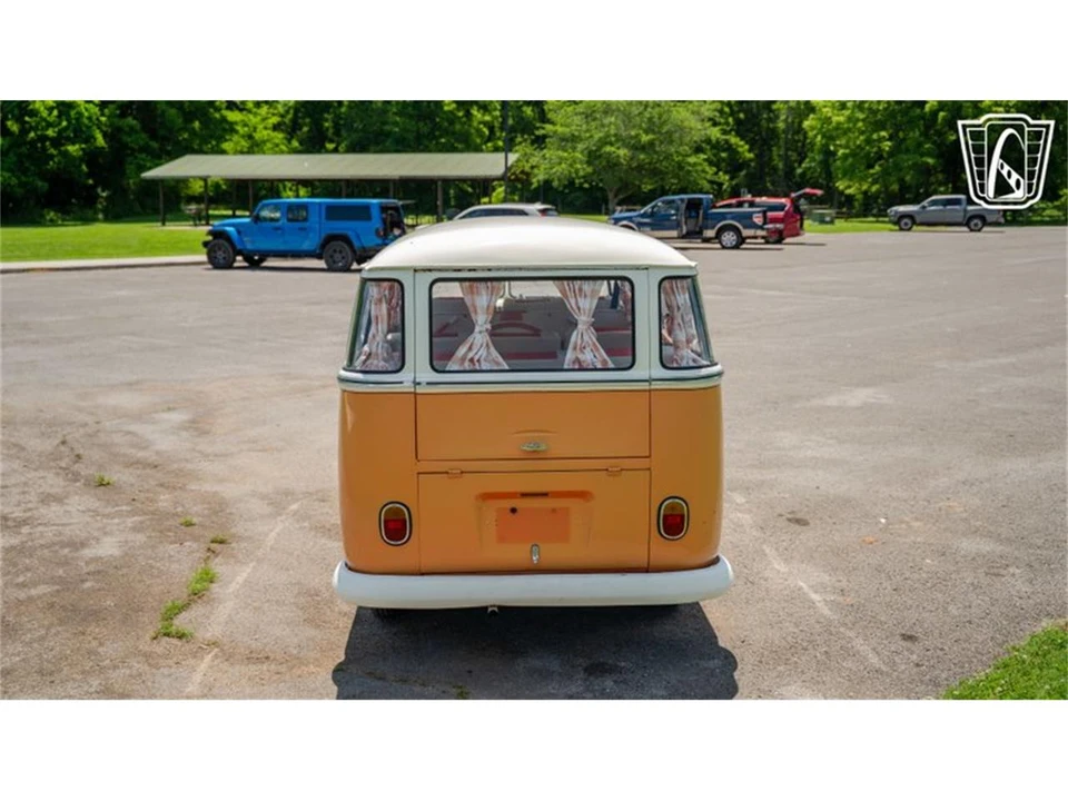1975 Volkswagen Bay-Window Bus - Image 14 of 31
