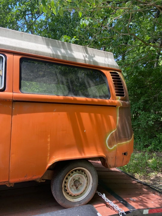 1975 Volkswagen Bay-Window Bus - Image 17 of 31