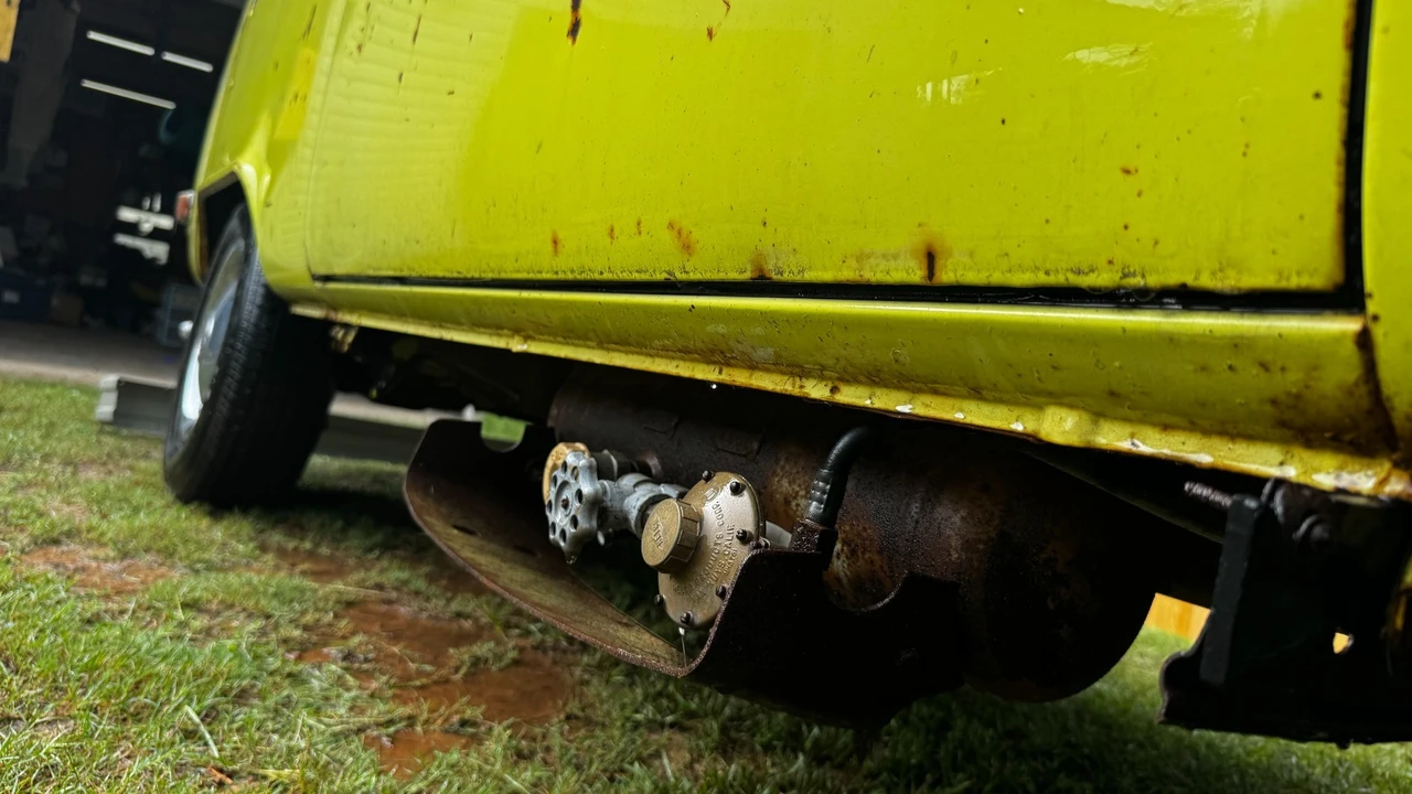 1975 Volkswagen Bay-Window Bus - Image 19 of 20
