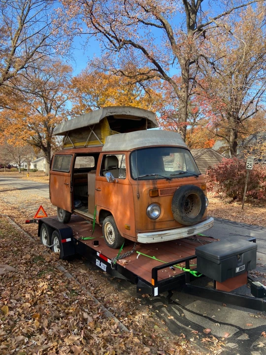 1975 Volkswagen Bay-Window Bus - Image 9 of 31
