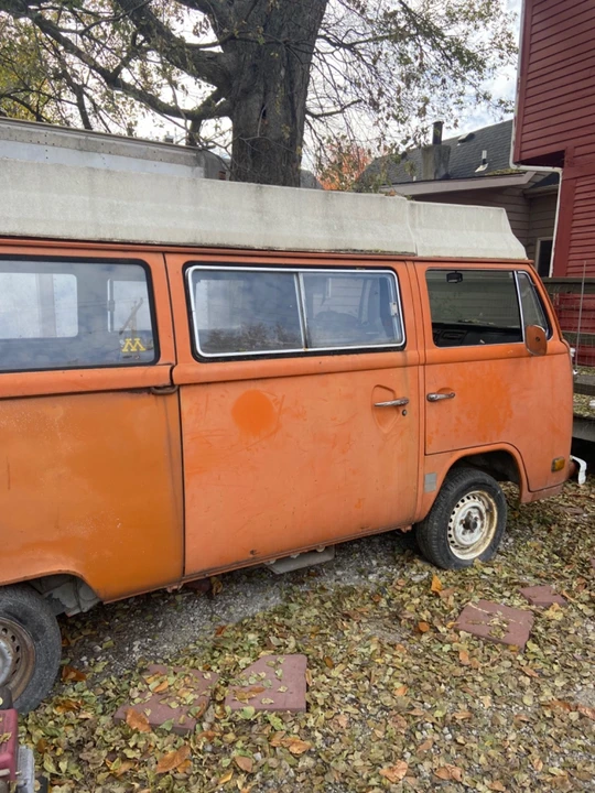 1975 Volkswagen Bay-Window Bus - Image 8 of 31