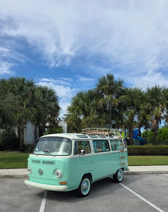 1975 Volkswagen Bay-Window Bus - Image 5 of 21
