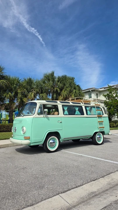 1975 Volkswagen Bay-Window Bus - Image 4 of 21