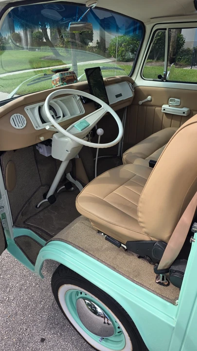 1975 Volkswagen Bay-Window Bus - Image 21 of 21