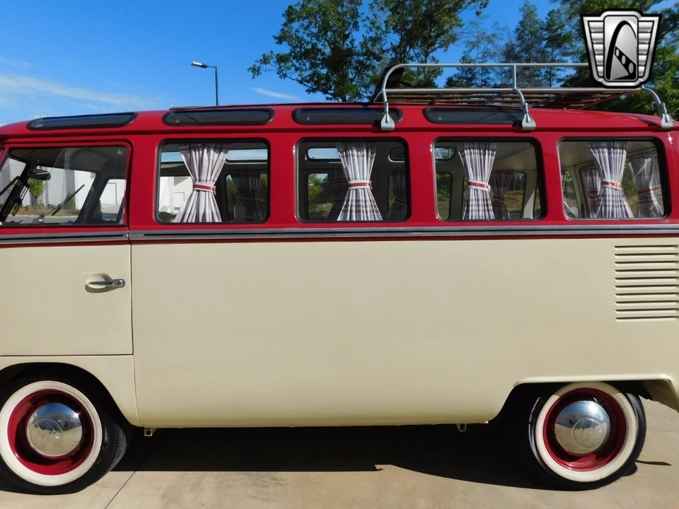 1975 Volkswagen Bay-Window Bus - Image 8 of 12